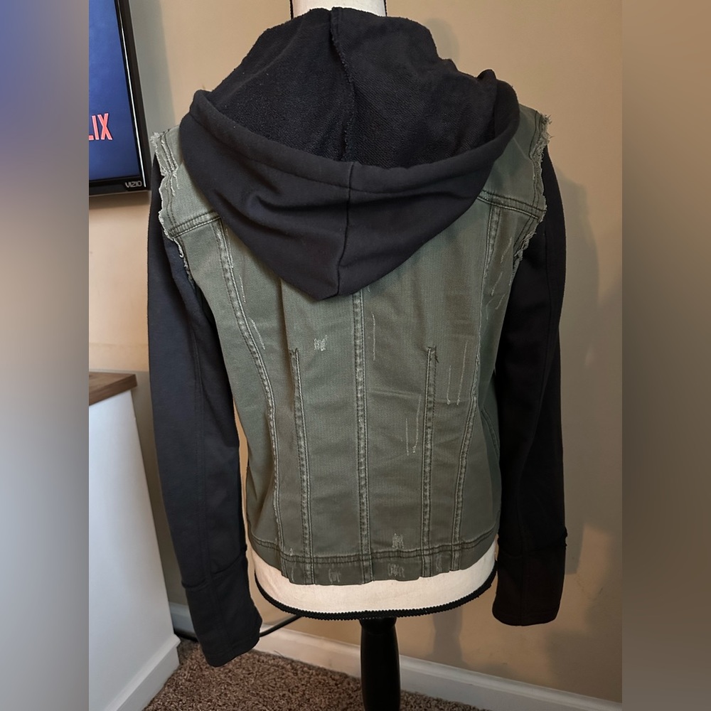Jacket - Picture 3 of 8